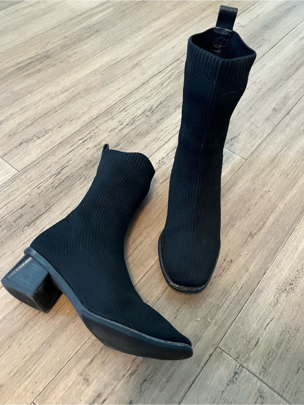 Everlane knit stretch black mid calf women’s heeled boot size 6